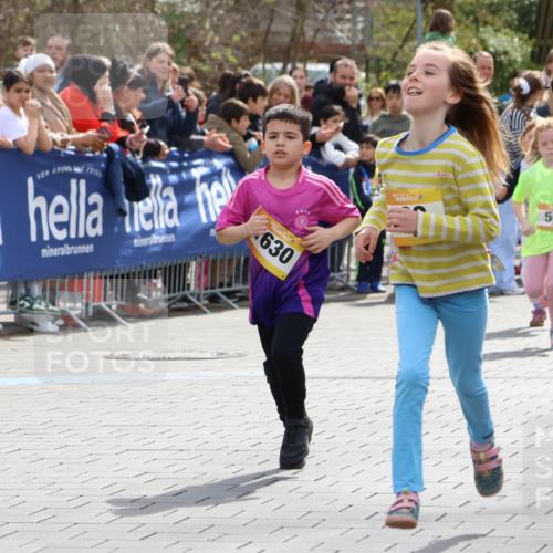 12.04.2026 - 45. Internationalen Wilhelmsburger Insellauf Strokosch-Dieckow http://msf.ph/oto/9490663 12.04.2026 14:21:18 Ziel 937, 263, 139, 1611, 629, 566, 564, 607, 980, 1630, 991, 302, 562, 309, 282, 528, 797, 984, 811, 128, 828 meine-sportfotos.de