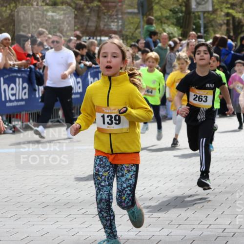 12.04.2026 - 45. Internationalen Wilhelmsburger Insellauf Strokosch-Dieckow http://msf.ph/oto/9490676 12.04.2026 14:21:14 Ziel 306, 1001, 130, 126, 460, 821, 99, 771, 62, 768, 937, 263, 139, 1611, 629, 566, 564, 607, 980, 1630, 991, 302 meine-sportfotos.de