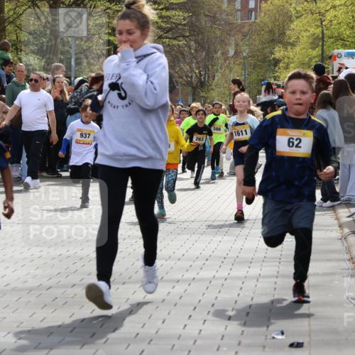 12.04.2026 - 45. Internationalen Wilhelmsburger Insellauf Strokosch-Dieckow http://msf.ph/oto/9490690 12.04.2026 14:21:11 Ziel 634, 812, 618, 241, 306, 1001, 130, 126, 460, 821, 99, 771, 62, 768, 937, 263, 139, 1611, 629, 566, 564, 607 meine-sportfotos.de