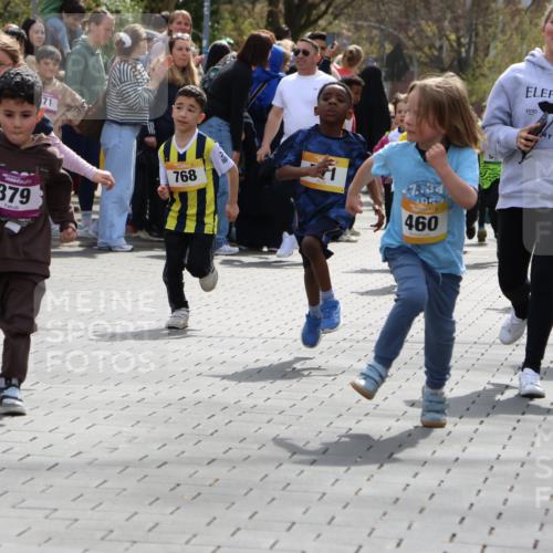 12.04.2026 - 45. Internationalen Wilhelmsburger Insellauf Strokosch-Dieckow http://msf.ph/oto/9490696 12.04.2026 14:21:09 Ziel 280, 149, 634, 812, 618, 241, 306, 1001, 130, 126, 460, 821, 99, 771, 62, 768, 937, 263, 139, 1611 meine-sportfotos.de