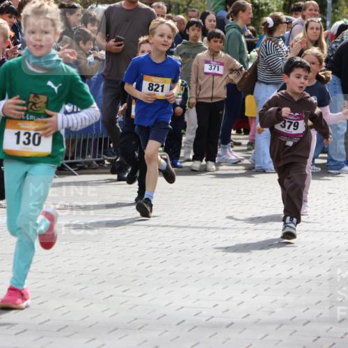 12.04.2026 - 45. Internationalen Wilhelmsburger Insellauf Strokosch-Dieckow http://msf.ph/oto/9490701 12.04.2026 14:21:08 Ziel 280, 149, 634, 812, 618, 241, 306, 1001, 130, 126, 460, 821, 99, 771, 62, 768, 937, 263 meine-sportfotos.de