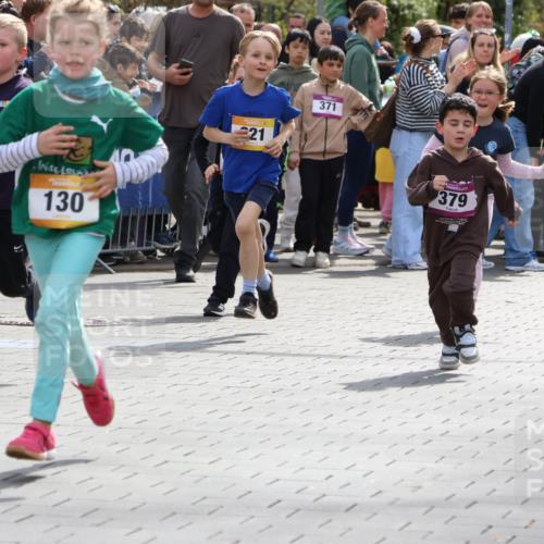 12.04.2026 - 45. Internationalen Wilhelmsburger Insellauf Strokosch-Dieckow http://msf.ph/oto/9490702 12.04.2026 14:21:08 Ziel 280, 149, 634, 812, 618, 241, 306, 1001, 130, 126, 460, 821, 99, 771, 62, 768, 937, 263 meine-sportfotos.de