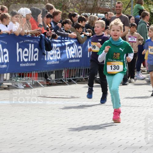 12.04.2026 - 45. Internationalen Wilhelmsburger Insellauf Strokosch-Dieckow http://msf.ph/oto/9490704 12.04.2026 14:21:07 Ziel 280, 149, 634, 812, 618, 241, 306, 1001, 130, 126, 460, 821, 99, 771, 62, 768 meine-sportfotos.de