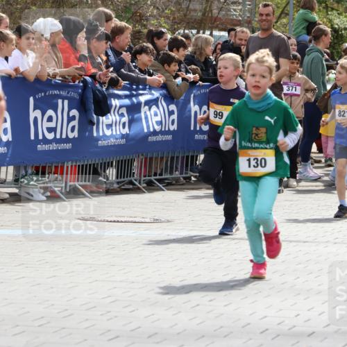 12.04.2026 - 45. Internationalen Wilhelmsburger Insellauf Strokosch-Dieckow http://msf.ph/oto/9490705 12.04.2026 14:21:07 Ziel 280, 149, 634, 812, 618, 241, 306, 1001, 130, 126, 460, 821, 99, 771, 62, 768 meine-sportfotos.de