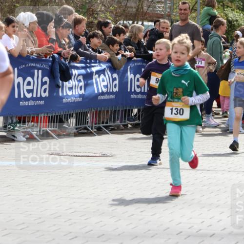 12.04.2026 - 45. Internationalen Wilhelmsburger Insellauf Strokosch-Dieckow http://msf.ph/oto/9490706 12.04.2026 14:21:07 Ziel 280, 149, 634, 812, 618, 241, 306, 1001, 130, 126, 460, 821, 99, 771, 62, 768 meine-sportfotos.de