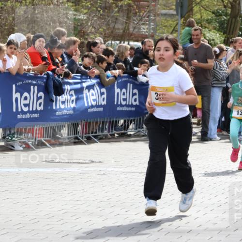 12.04.2026 - 45. Internationalen Wilhelmsburger Insellauf Strokosch-Dieckow http://msf.ph/oto/9490709 12.04.2026 14:21:06 Ziel 162, 280, 149, 634, 812, 618, 241, 306, 1001, 130, 126, 460, 821, 99, 771, 62, 768 meine-sportfotos.de