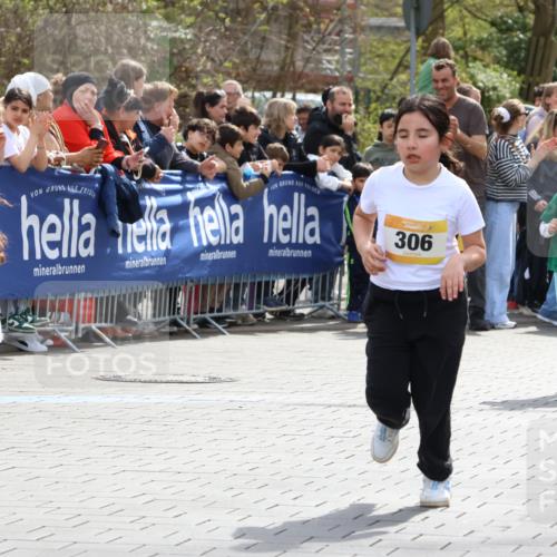 12.04.2026 - 45. Internationalen Wilhelmsburger Insellauf Strokosch-Dieckow http://msf.ph/oto/9490711 12.04.2026 14:21:05 Ziel 756, 1603, 162, 280, 149, 634, 812, 618, 241, 306, 1001, 130, 126, 460, 821, 99, 771, 62, 768 meine-sportfotos.de