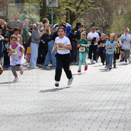 12.04.2026 - 45. Internationalen Wilhelmsburger Insellauf Strokosch-Dieckow http://msf.ph/oto/9490714 12.04.2026 14:21:04 Ziel 756, 1603, 162, 280, 149, 634, 812, 618, 241, 306, 1001, 130, 126, 460 meine-sportfotos.de
