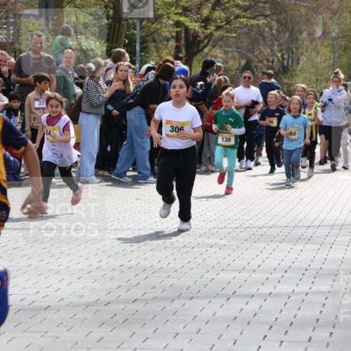 12.04.2026 - 45. Internationalen Wilhelmsburger Insellauf Strokosch-Dieckow http://msf.ph/oto/9490716 12.04.2026 14:21:04 Ziel 756, 1603, 162, 280, 149, 634, 812, 618, 241, 306, 1001, 130, 126, 460 meine-sportfotos.de