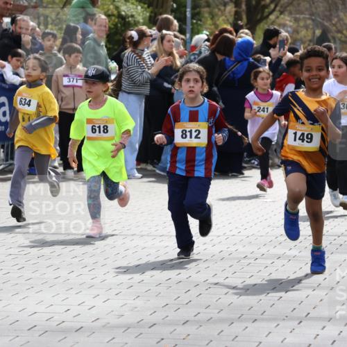 12.04.2026 - 45. Internationalen Wilhelmsburger Insellauf Strokosch-Dieckow http://msf.ph/oto/9490723 12.04.2026 14:21:02 Ziel 696, 107, 818, 732, 756, 1603, 162, 280, 149, 634, 812, 618, 241 meine-sportfotos.de