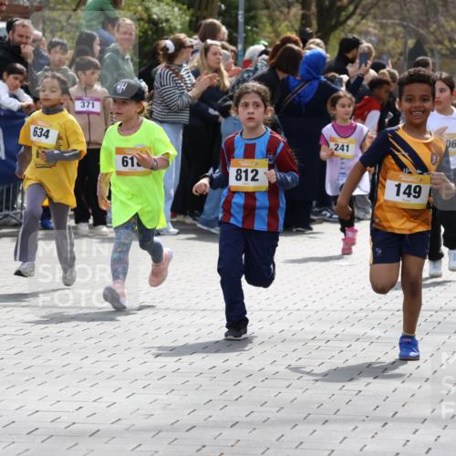 12.04.2026 - 45. Internationalen Wilhelmsburger Insellauf Strokosch-Dieckow http://msf.ph/oto/9490724 12.04.2026 14:21:02 Ziel 696, 107, 818, 732, 756, 1603, 162, 280, 149, 634, 812, 618, 241 meine-sportfotos.de