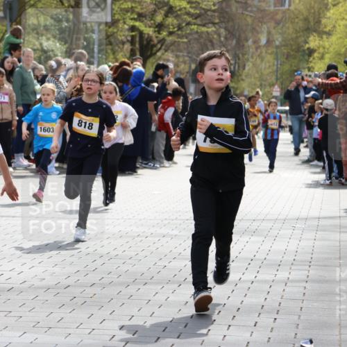 12.04.2026 - 45. Internationalen Wilhelmsburger Insellauf Strokosch-Dieckow http://msf.ph/oto/9490741 12.04.2026 14:20:56 Ziel 760, 257, 463, 437, 1616, 692, 696, 107, 818, 732, 756, 1603, 162 meine-sportfotos.de