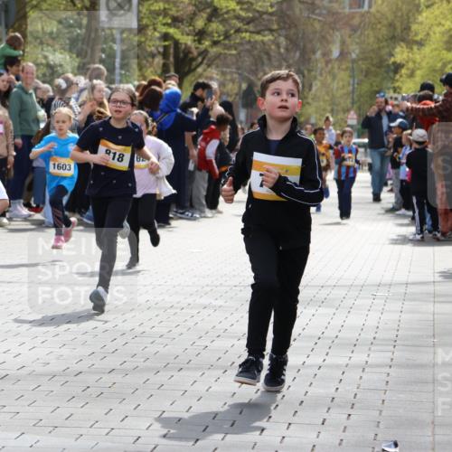 12.04.2026 - 45. Internationalen Wilhelmsburger Insellauf Strokosch-Dieckow http://msf.ph/oto/9490742 12.04.2026 14:20:56 Ziel 760, 257, 463, 437, 1616, 692, 696, 107, 818, 732, 756, 1603, 162 meine-sportfotos.de