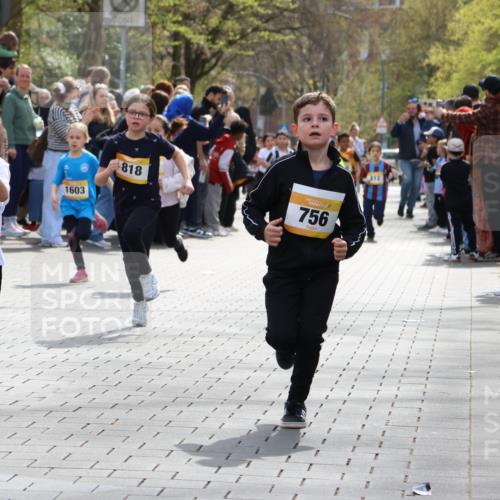 12.04.2026 - 45. Internationalen Wilhelmsburger Insellauf Strokosch-Dieckow http://msf.ph/oto/9490744 12.04.2026 14:20:56 Ziel 760, 257, 463, 437, 1616, 692, 696, 107, 818, 732, 756, 1603, 162 meine-sportfotos.de