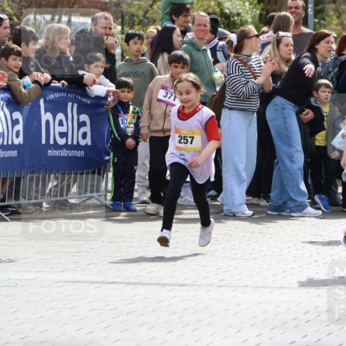 12.04.2026 - 45. Internationalen Wilhelmsburger Insellauf Strokosch-Dieckow http://msf.ph/oto/9490760 12.04.2026 14:20:52 Ziel 467, 324, 299, 1605, 278, 760, 257, 463, 437, 1616, 692, 696, 107, 818, 732 meine-sportfotos.de