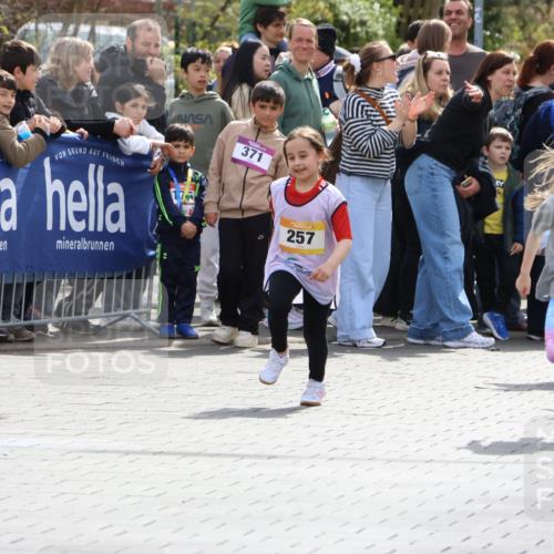 12.04.2026 - 45. Internationalen Wilhelmsburger Insellauf Strokosch-Dieckow http://msf.ph/oto/9490761 12.04.2026 14:20:52 Ziel 467, 324, 299, 1605, 278, 760, 257, 463, 437, 1616, 692, 696, 107, 818, 732 meine-sportfotos.de