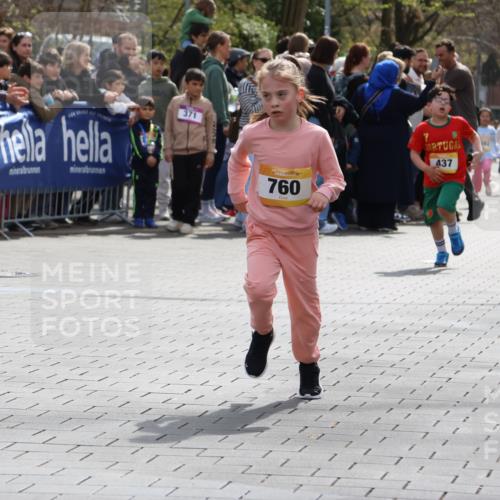 12.04.2026 - 45. Internationalen Wilhelmsburger Insellauf Strokosch-Dieckow http://msf.ph/oto/9490772 12.04.2026 14:20:49 Ziel 431, 135, 545, 537, 30, 133, 977, 84, 1606, 473, 956, 467, 324, 299, 1605, 278, 760, 257, 463, 437, 1616, 692 meine-sportfotos.de