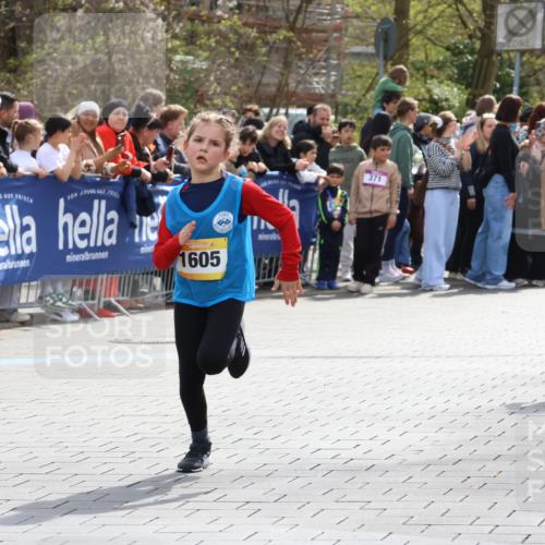 12.04.2026 - 45. Internationalen Wilhelmsburger Insellauf Strokosch-Dieckow http://msf.ph/oto/9490774 12.04.2026 14:20:48 Ziel 318, 539, 431, 135, 545, 537, 30, 133, 977, 84, 1606, 473, 956, 467, 324, 299, 1605, 278, 760, 257, 463 meine-sportfotos.de