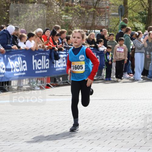 12.04.2026 - 45. Internationalen Wilhelmsburger Insellauf Strokosch-Dieckow http://msf.ph/oto/9490775 12.04.2026 14:20:48 Ziel 318, 539, 431, 135, 545, 537, 30, 133, 977, 84, 1606, 473, 956, 467, 324, 299, 1605, 278, 760, 257, 463 meine-sportfotos.de