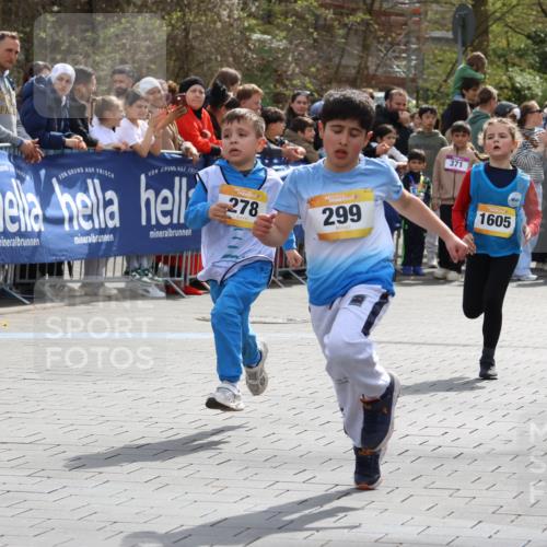 12.04.2026 - 45. Internationalen Wilhelmsburger Insellauf Strokosch-Dieckow http://msf.ph/oto/9490779 12.04.2026 14:20:47 Ziel 285, 1073, 767, 404, 318, 539, 431, 135, 545, 537, 30, 133, 977, 84, 1606, 473, 956, 467, 324, 299, 1605, 278, 760 meine-sportfotos.de