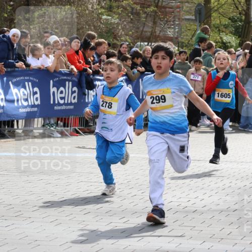 12.04.2026 - 45. Internationalen Wilhelmsburger Insellauf Strokosch-Dieckow http://msf.ph/oto/9490781 12.04.2026 14:20:47 Ziel 285, 1073, 767, 404, 318, 539, 431, 135, 545, 537, 30, 133, 977, 84, 1606, 473, 956, 467, 324, 299, 1605, 278, 760 meine-sportfotos.de