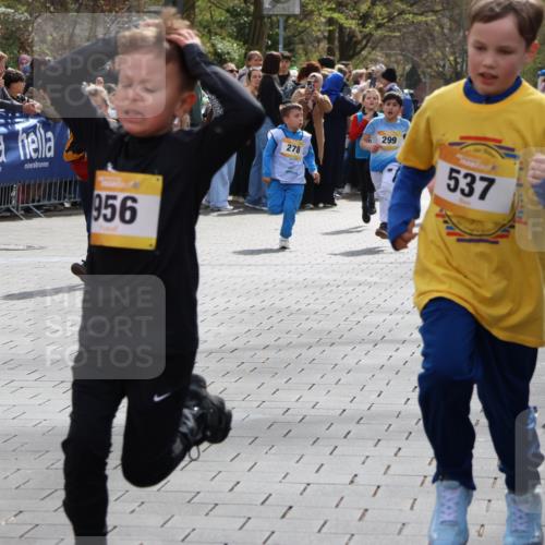 12.04.2026 - 45. Internationalen Wilhelmsburger Insellauf Strokosch-Dieckow http://msf.ph/oto/9490783 12.04.2026 14:20:45 Ziel 751, 940, 958, 832, 1610, 3, 285, 1073, 767, 404, 318, 539, 431, 135, 545, 537, 30, 133, 977, 84, 1606, 473, 956, 467, 324, 299, 1605, 278, 760 meine-sportfotos.de