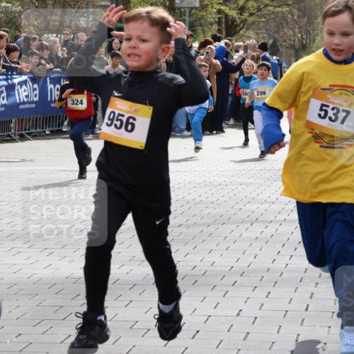 12.04.2026 - 45. Internationalen Wilhelmsburger Insellauf Strokosch-Dieckow http://msf.ph/oto/9490785 12.04.2026 14:20:45 Ziel 751, 940, 958, 832, 1610, 3, 285, 1073, 767, 404, 318, 539, 431, 135, 545, 537, 30, 133, 977, 84, 1606, 473, 956, 467, 324, 299, 1605, 278, 760 meine-sportfotos.de