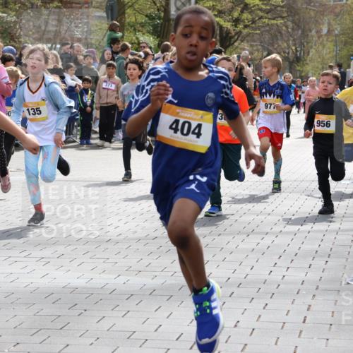 12.04.2026 - 45. Internationalen Wilhelmsburger Insellauf Strokosch-Dieckow http://msf.ph/oto/9490795 12.04.2026 14:20:43 Ziel 301, 61, 237, 578, 751, 940, 958, 832, 1610, 3, 285, 1073, 767, 404, 318, 539, 431, 135, 545, 537, 30, 133, 977, 84, 1606, 473, 956, 467, 324, 299, 1605, 278 meine-sportfotos.de
