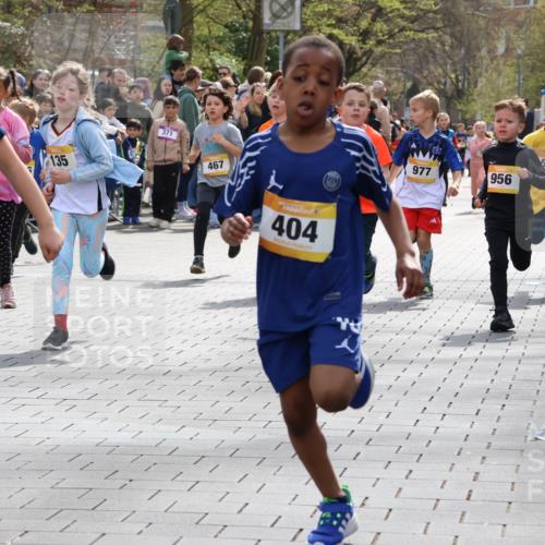 12.04.2026 - 45. Internationalen Wilhelmsburger Insellauf Strokosch-Dieckow http://msf.ph/oto/9490796 12.04.2026 14:20:42 Ziel 301, 61, 237, 578, 751, 940, 958, 832, 1610, 3, 285, 1073, 767, 404, 318, 539, 431, 135, 545, 537, 30, 133, 977, 84, 1606, 473, 956, 467, 324, 299, 1605, 278 meine-sportfotos.de