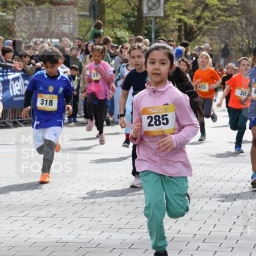 12.04.2026 - 45. Internationalen Wilhelmsburger Insellauf Strokosch-Dieckow http://msf.ph/oto/9490800 12.04.2026 14:20:41 Ziel 935, 301, 61, 237, 578, 751, 940, 958, 832, 1610, 3, 285, 1073, 767, 404, 318, 539, 431, 135, 545, 537, 30, 133, 977, 84, 1606, 473, 956, 467, 324, 299 meine-sportfotos.de