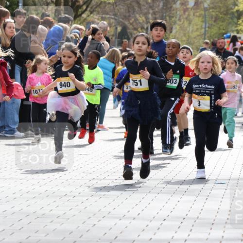12.04.2026 - 45. Internationalen Wilhelmsburger Insellauf Strokosch-Dieckow http://msf.ph/oto/9490819 12.04.2026 14:20:36 Ziel 171, 20, 313, 576, 935, 301, 61, 237, 578, 751, 940, 958, 832, 1610, 3, 285, 1073, 767, 404, 318, 539 meine-sportfotos.de
