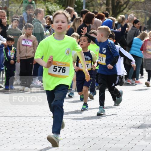 12.04.2026 - 45. Internationalen Wilhelmsburger Insellauf Strokosch-Dieckow http://msf.ph/oto/9490828 12.04.2026 14:20:34 Ziel 165, 171, 20, 313, 576, 935, 301, 61, 237, 578, 751, 940, 958, 832, 1610, 3 meine-sportfotos.de