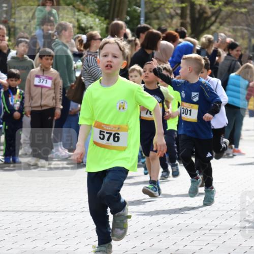 12.04.2026 - 45. Internationalen Wilhelmsburger Insellauf Strokosch-Dieckow http://msf.ph/oto/9490830 12.04.2026 14:20:34 Ziel 165, 171, 20, 313, 576, 935, 301, 61, 237, 578, 751, 940, 958, 832, 1610, 3 meine-sportfotos.de