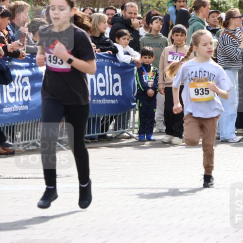 12.04.2026 - 45. Internationalen Wilhelmsburger Insellauf Strokosch-Dieckow http://msf.ph/oto/9490833 12.04.2026 14:20:32 Ziel 1608, 165, 171, 20, 313, 576, 935, 301, 61, 237, 578 meine-sportfotos.de