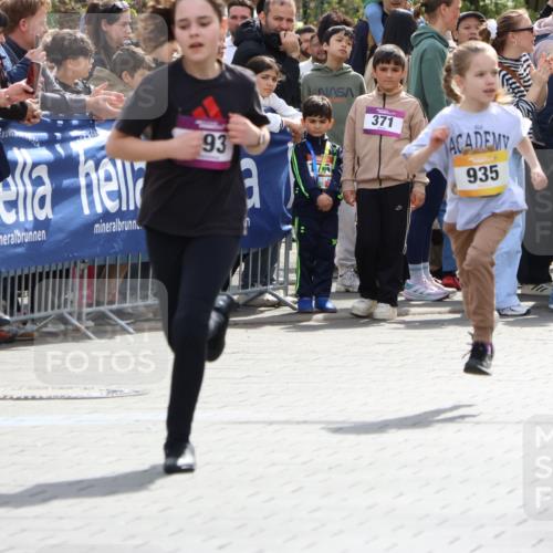 12.04.2026 - 45. Internationalen Wilhelmsburger Insellauf Strokosch-Dieckow http://msf.ph/oto/9490836 12.04.2026 14:20:32 Ziel 1608, 165, 171, 20, 313, 576, 935, 301, 61, 237, 578 meine-sportfotos.de