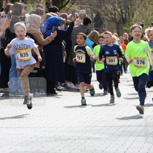 12.04.2026 - 45. Internationalen Wilhelmsburger Insellauf Strokosch-Dieckow http://msf.ph/oto/9490837 12.04.2026 14:20:32 Ziel 1608, 165, 171, 20, 313, 576, 935, 301, 61, 237, 578 meine-sportfotos.de