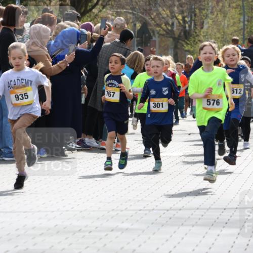 12.04.2026 - 45. Internationalen Wilhelmsburger Insellauf Strokosch-Dieckow http://msf.ph/oto/9490838 12.04.2026 14:20:31 Ziel 632, 1608, 165, 171, 20, 313, 576, 935, 301, 61, 237 meine-sportfotos.de