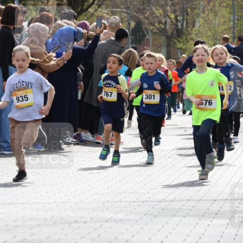 12.04.2026 - 45. Internationalen Wilhelmsburger Insellauf Strokosch-Dieckow http://msf.ph/oto/9490839 12.04.2026 14:20:31 Ziel 632, 1608, 165, 171, 20, 313, 576, 935, 301, 61, 237 meine-sportfotos.de