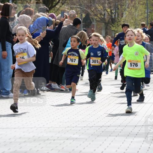 12.04.2026 - 45. Internationalen Wilhelmsburger Insellauf Strokosch-Dieckow http://msf.ph/oto/9490841 12.04.2026 14:20:31 Ziel 632, 1608, 165, 171, 20, 313, 576, 935, 301, 61, 237 meine-sportfotos.de