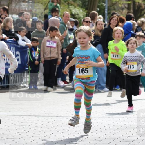 12.04.2026 - 45. Internationalen Wilhelmsburger Insellauf Strokosch-Dieckow http://msf.ph/oto/9490852 12.04.2026 14:20:27 Ziel 998, 228, 298, 293, 744, 1008, 747, 262, 598, 730, 632, 1608, 165, 171, 20, 313 meine-sportfotos.de