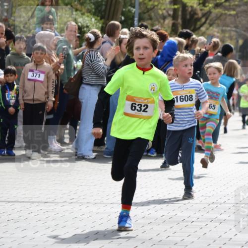 12.04.2026 - 45. Internationalen Wilhelmsburger Insellauf Strokosch-Dieckow http://msf.ph/oto/9490860 12.04.2026 14:20:24 Ziel 948, 1058, 966, 998, 228, 298, 293, 744, 1008, 747, 262, 598, 730, 632, 1608, 165, 171 meine-sportfotos.de