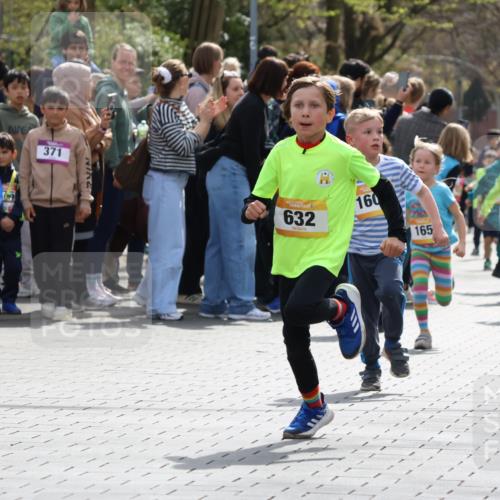 12.04.2026 - 45. Internationalen Wilhelmsburger Insellauf Strokosch-Dieckow http://msf.ph/oto/9490863 12.04.2026 14:20:24 Ziel 948, 1058, 966, 998, 228, 298, 293, 744, 1008, 747, 262, 598, 730, 632, 1608, 165, 171 meine-sportfotos.de