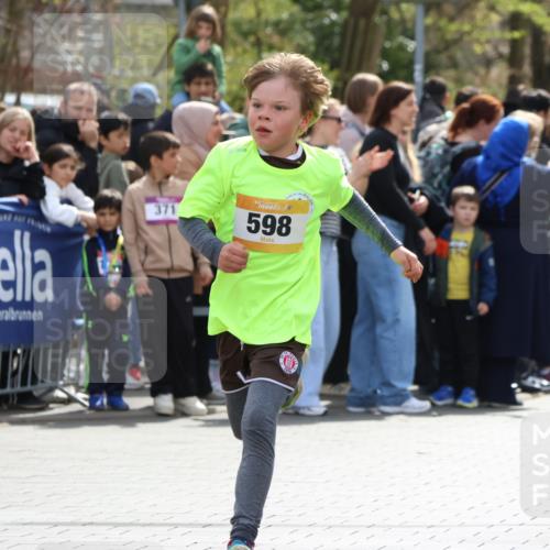 12.04.2026 - 45. Internationalen Wilhelmsburger Insellauf Strokosch-Dieckow http://msf.ph/oto/9490866 12.04.2026 14:20:23 Ziel 29, 948, 1058, 966, 998, 228, 298, 293, 744, 1008, 747, 262, 598, 730, 632, 1608, 165 meine-sportfotos.de