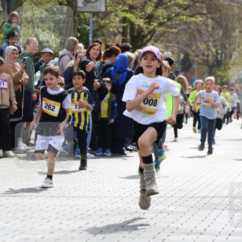 12.04.2026 - 45. Internationalen Wilhelmsburger Insellauf Strokosch-Dieckow http://msf.ph/oto/9490871 12.04.2026 14:20:21 Ziel 949, 1607, 29, 948, 1058, 966, 998, 228, 298, 293, 744, 1008, 747, 262, 598, 730, 632, 1608 meine-sportfotos.de