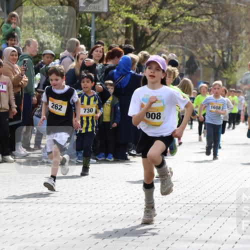 12.04.2026 - 45. Internationalen Wilhelmsburger Insellauf Strokosch-Dieckow http://msf.ph/oto/9490872 12.04.2026 14:20:21 Ziel 949, 1607, 29, 948, 1058, 966, 998, 228, 298, 293, 744, 1008, 747, 262, 598, 730, 632, 1608 meine-sportfotos.de