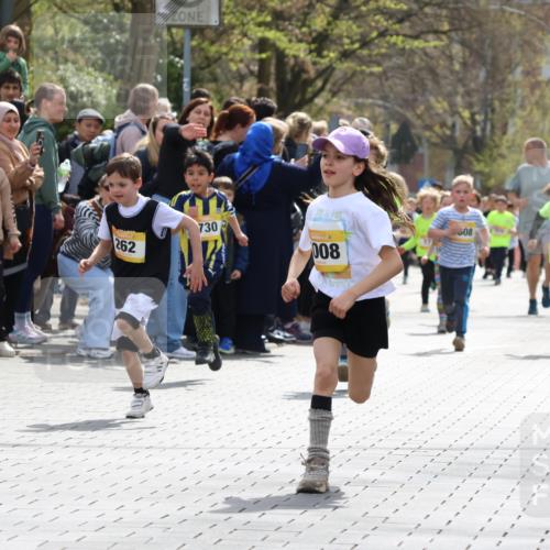 12.04.2026 - 45. Internationalen Wilhelmsburger Insellauf Strokosch-Dieckow http://msf.ph/oto/9490874 12.04.2026 14:20:21 Ziel 949, 1607, 29, 948, 1058, 966, 998, 228, 298, 293, 744, 1008, 747, 262, 598, 730, 632, 1608 meine-sportfotos.de