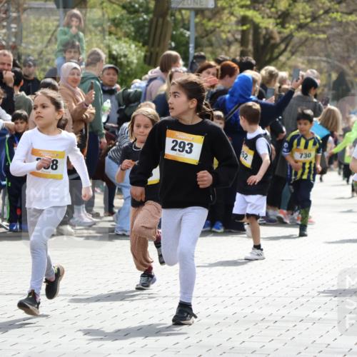 12.04.2026 - 45. Internationalen Wilhelmsburger Insellauf Strokosch-Dieckow http://msf.ph/oto/9490877 12.04.2026 14:20:20 Ziel 1623, 844, 34, 949, 1607, 29, 948, 1058, 966, 998, 228, 298, 293, 744, 1008, 747, 262, 598, 730, 632, 1608 meine-sportfotos.de