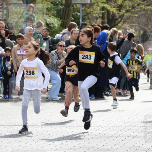 12.04.2026 - 45. Internationalen Wilhelmsburger Insellauf Strokosch-Dieckow http://msf.ph/oto/9490880 12.04.2026 14:20:20 Ziel 1623, 844, 34, 949, 1607, 29, 948, 1058, 966, 998, 228, 298, 293, 744, 1008, 747, 262, 598, 730, 632, 1608 meine-sportfotos.de