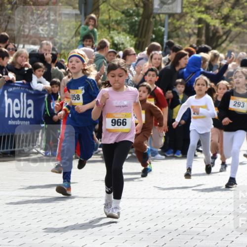 12.04.2026 - 45. Internationalen Wilhelmsburger Insellauf Strokosch-Dieckow http://msf.ph/oto/9490881 12.04.2026 14:20:19 Ziel 1623, 844, 34, 949, 1607, 29, 948, 1058, 966, 998, 228, 298, 293, 744, 1008, 747, 262, 598, 730, 632 meine-sportfotos.de