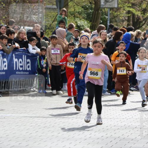 12.04.2026 - 45. Internationalen Wilhelmsburger Insellauf Strokosch-Dieckow http://msf.ph/oto/9490886 12.04.2026 14:20:18 Ziel 750, 1623, 844, 34, 949, 1607, 29, 948, 1058, 966, 998, 228, 298, 293, 744, 1008, 747, 262, 598, 730 meine-sportfotos.de